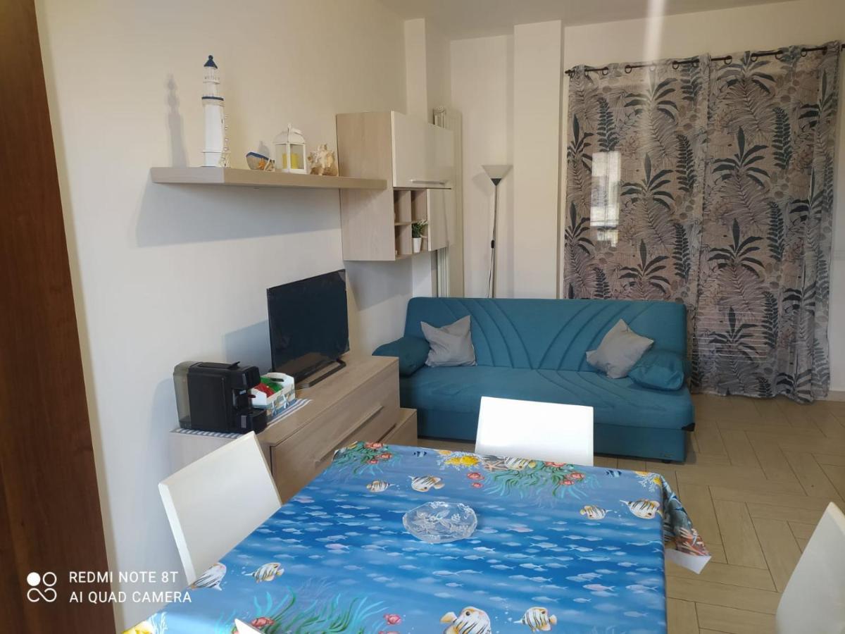Casa Vacanza Indaco Фьюмичино Экстерьер фото